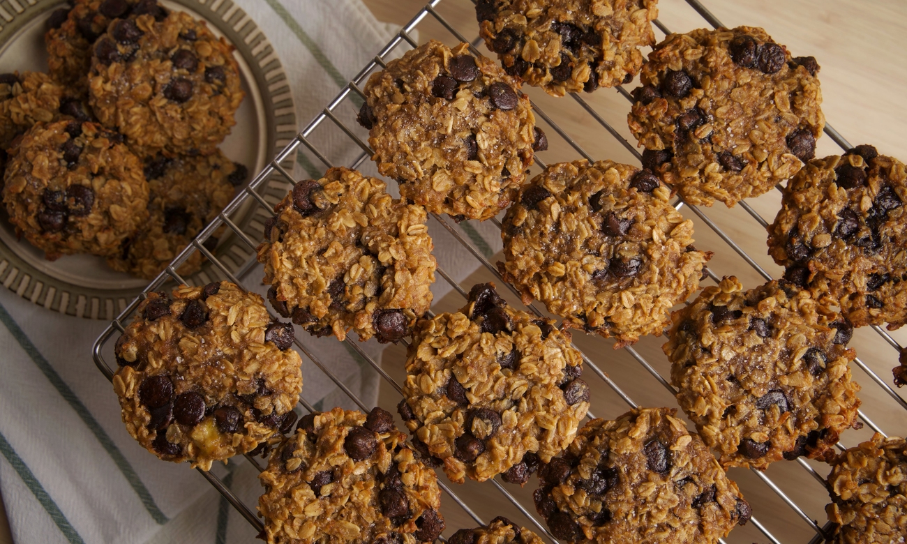 Banana Oat Chocolate Chip Cookies